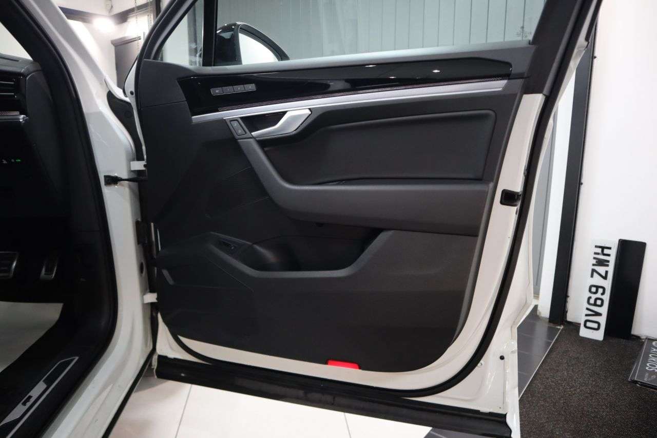 2020 VOLKSWAGEN TOUAREG 2020 VOLKSWAGEN TOUAREG