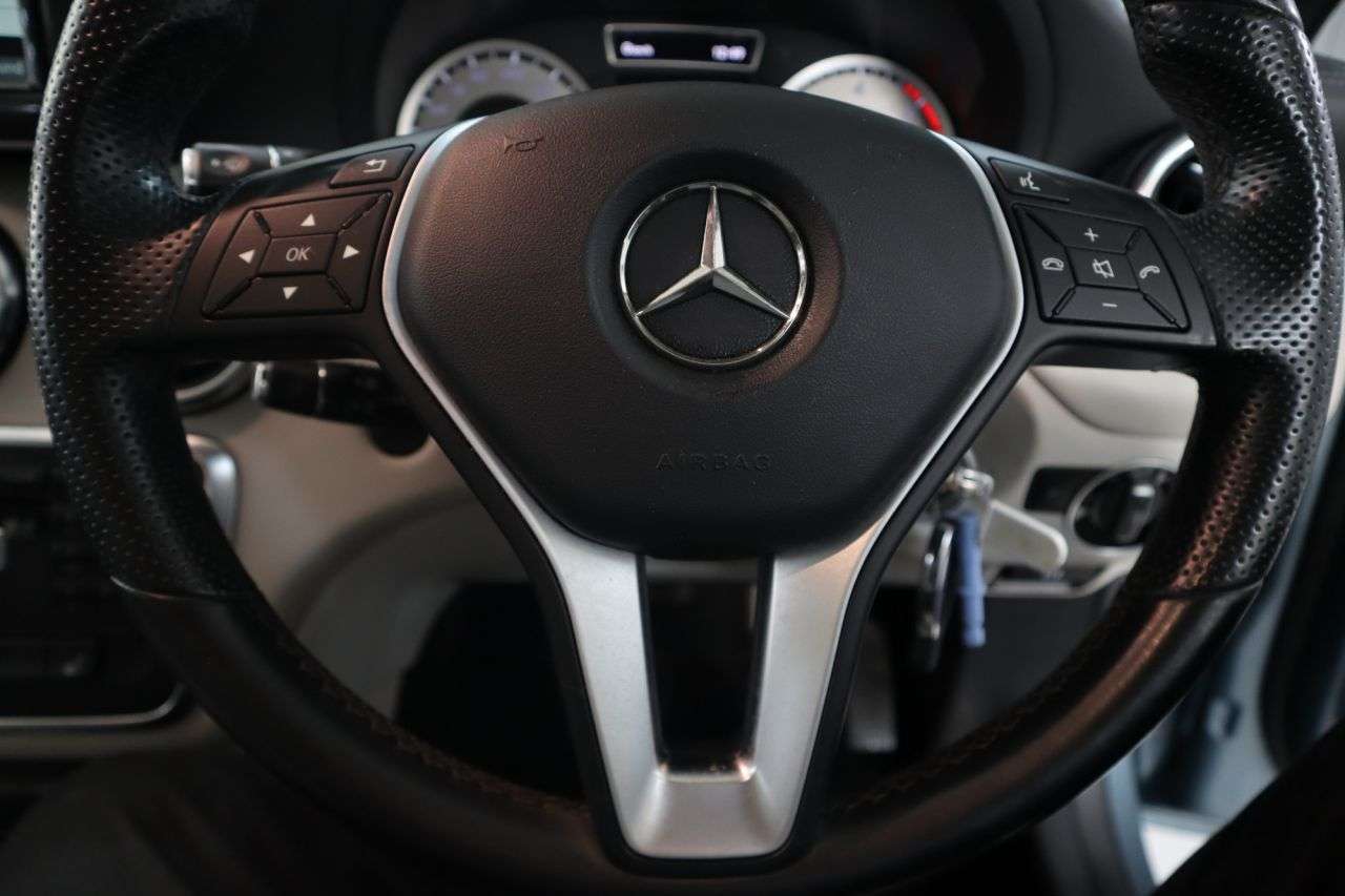 2014 MERCEDES-BENZ A-CLASS 2014 MERCEDES-BENZ A-CLASS