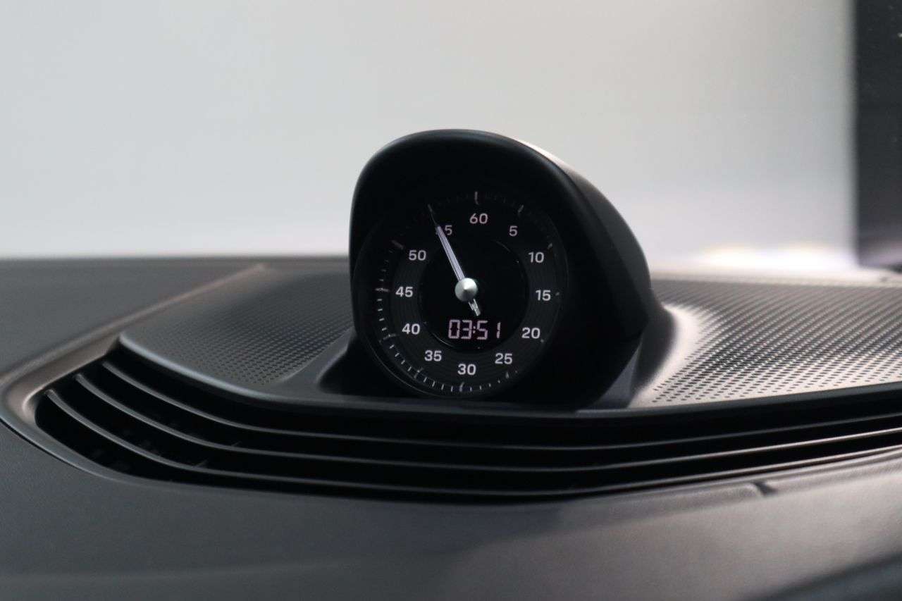 2023 PORSCHE TAYCAN 2023 PORSCHE TAYCAN