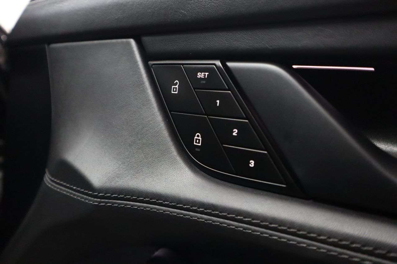 2023 PORSCHE TAYCAN 2023 PORSCHE TAYCAN