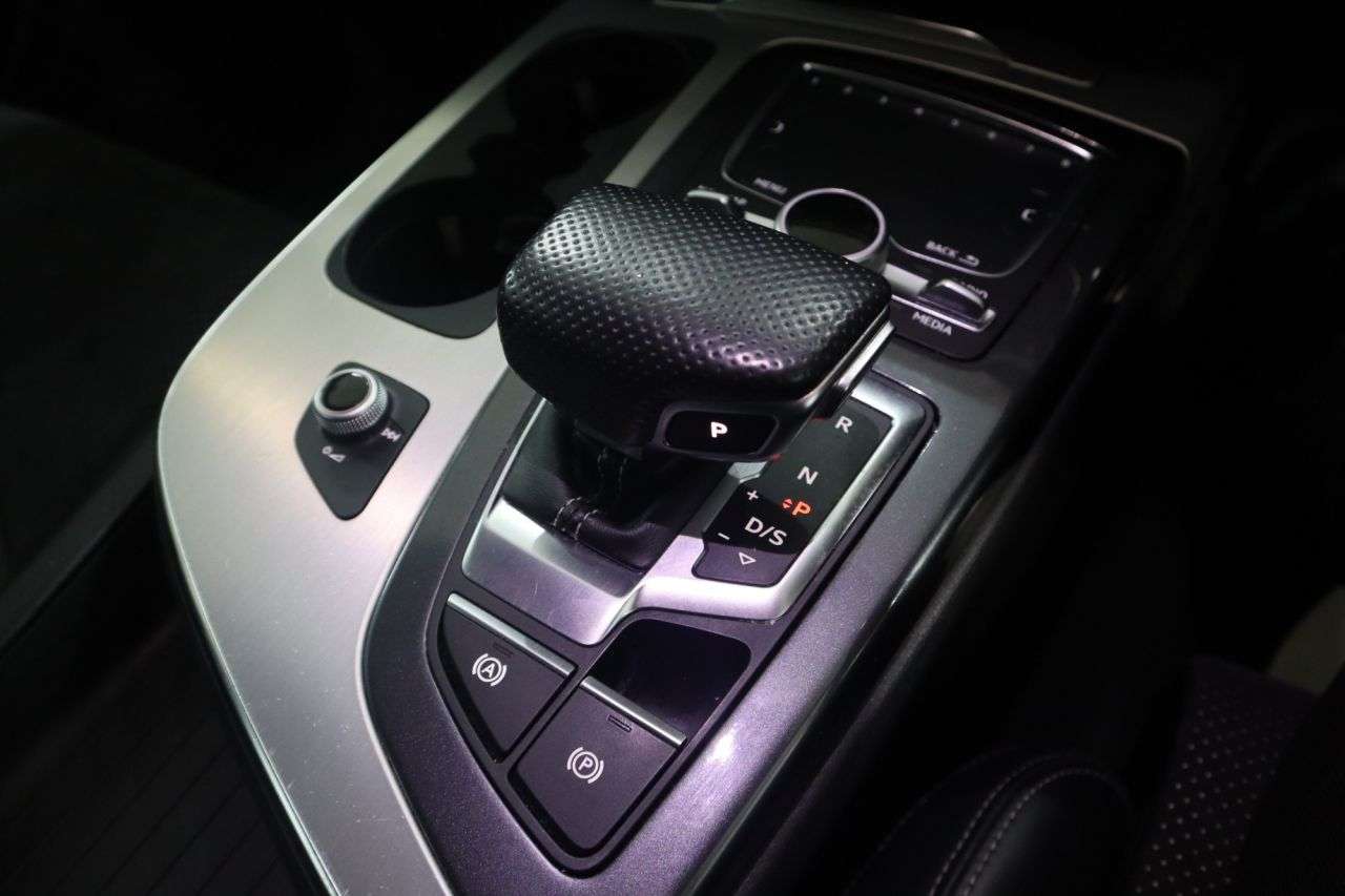 2017 AUDI Q7 2017 AUDI Q7