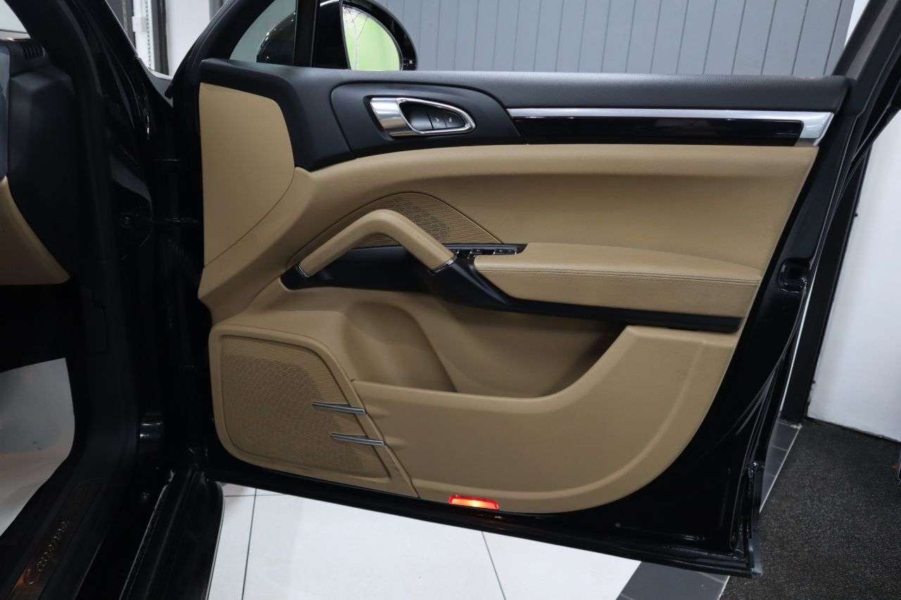 2018 PORSCHE CAYENNE 2018 PORSCHE CAYENNE