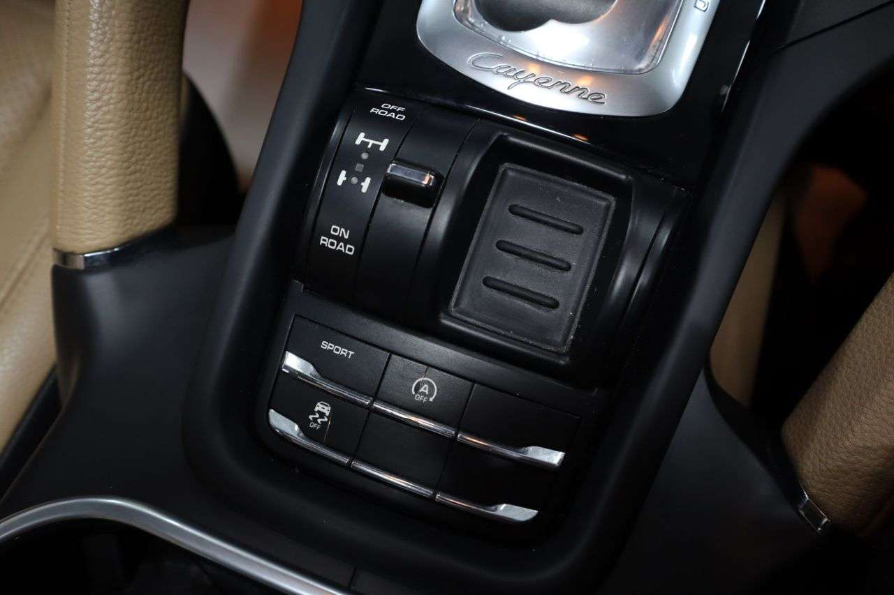 2018 PORSCHE CAYENNE 2018 PORSCHE CAYENNE