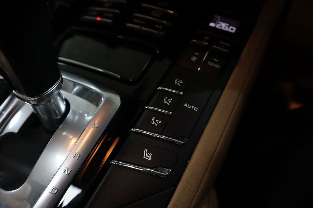 2018 PORSCHE CAYENNE 2018 PORSCHE CAYENNE