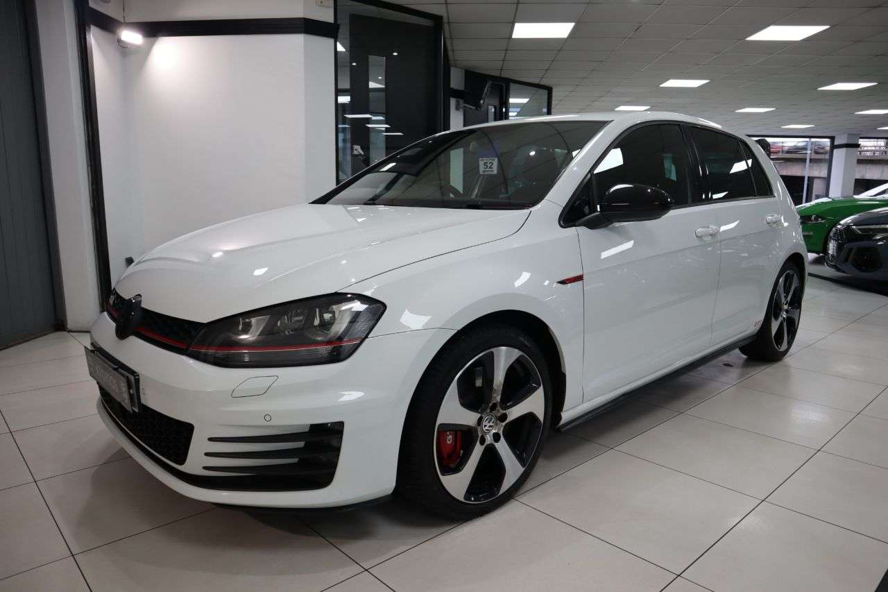 A 2015 VOLKSWAGEN GOLF 2.0 TSI BlueMotion Tech GTI Hatchback 5dr Petrol DSG Euro 6 (s/s) (220 ps) A 2015 VOLKSWAGEN GOLF 2.0 TSI BlueMotion Tech GTI Hatchback 5dr Petrol DSG Euro 6 (s/s) (220 ps)
