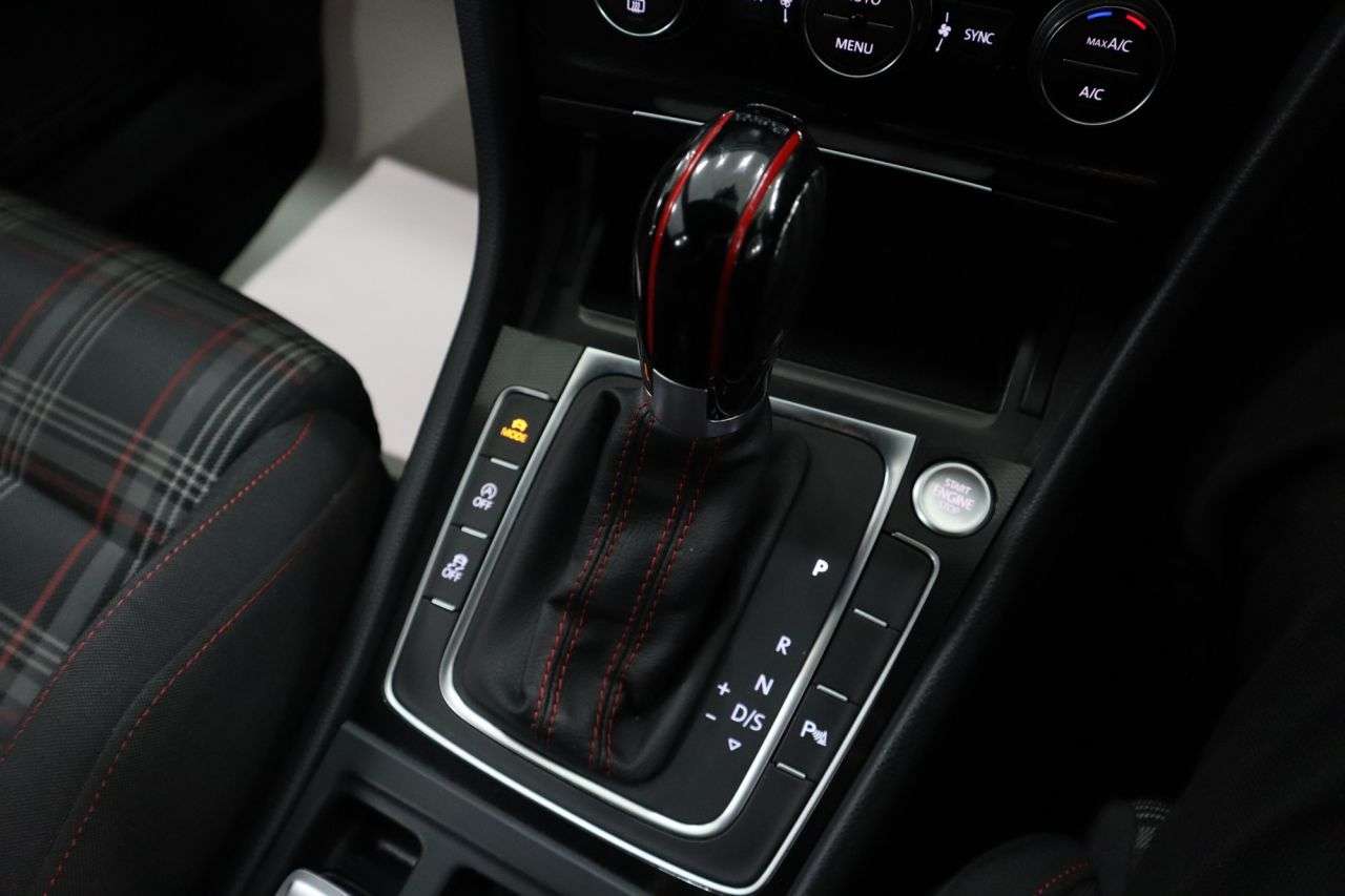 2015 VOLKSWAGEN GOLF 2015 VOLKSWAGEN GOLF