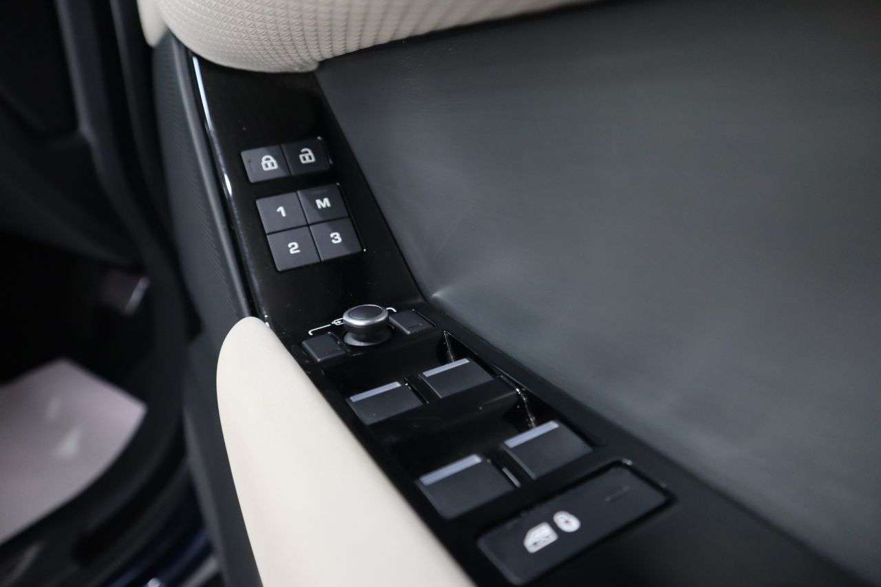 2022 LAND ROVER RANGE ROVER VELAR 2022 LAND ROVER RANGE ROVER VELAR