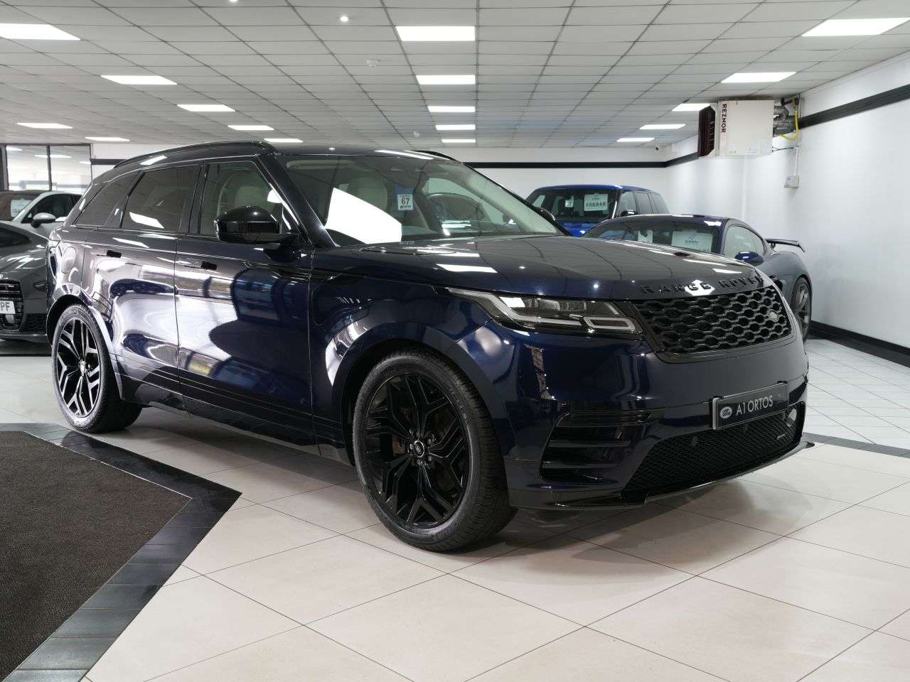 A 2022 LAND ROVER RANGE ROVER VELAR 2.0 D200 MHEV R-Dynamic SE SUV 5dr Diesel Auto 4WD Euro 6 (s/s) (204 ps) 1 A 2022 LAND ROVER RANGE ROVER VELAR 2.0 D200 MHEV R-Dynamic SE SUV 5dr Diesel Auto 4WD Euro 6 (s/s) (204 ps) 1