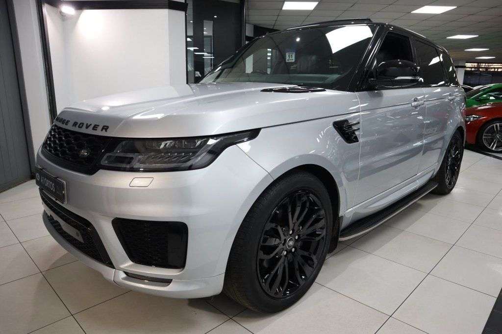 A 2018 LAND ROVER RANGE ROVER SPORT 3.0 SD V6 HSE SUV 5dr Diesel Auto 4WD Euro 6 (s/s) (306 ps) 1 FORMER LAND R A 2018 LAND ROVER RANGE ROVER SPORT 3.0 SD V6 HSE SUV 5dr Diesel Auto 4WD Euro 6 (s/s) (306 ps) 1 FORMER LAND R