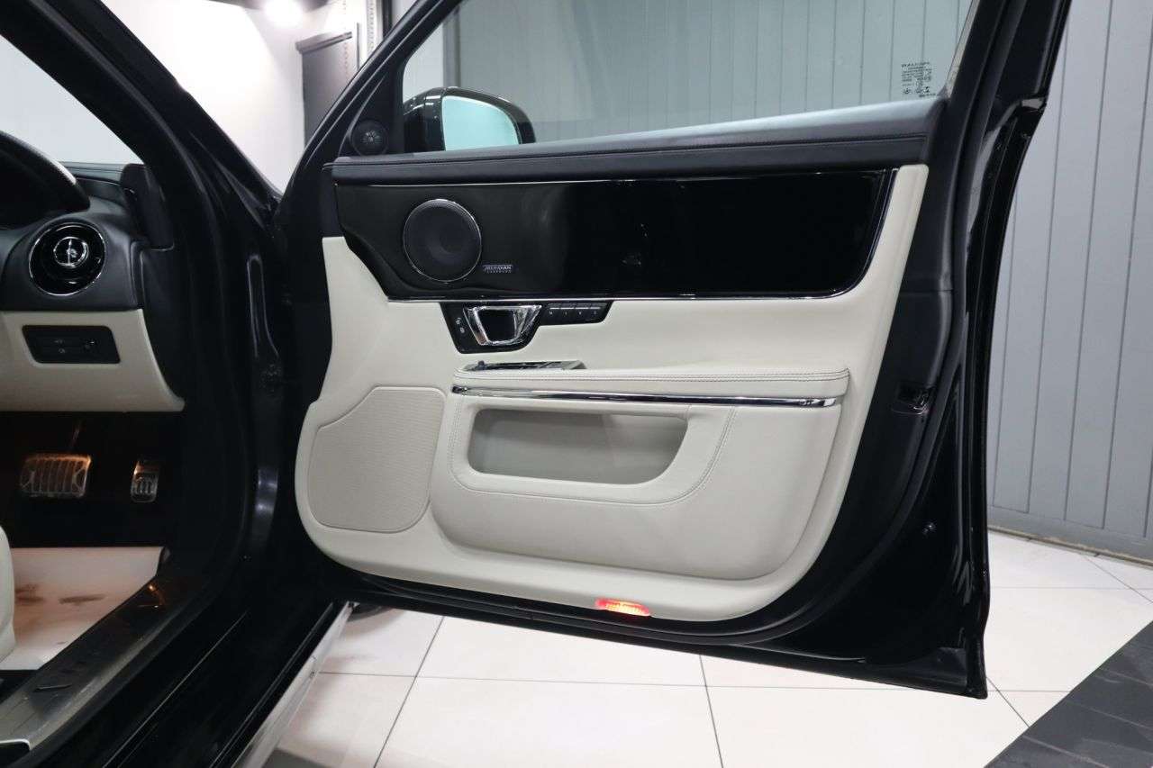 2019 JAGUAR XJ 2019 JAGUAR XJ