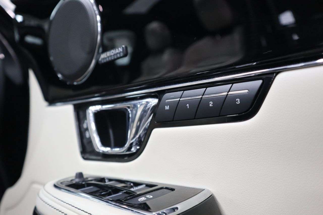 2019 JAGUAR XJ 2019 JAGUAR XJ