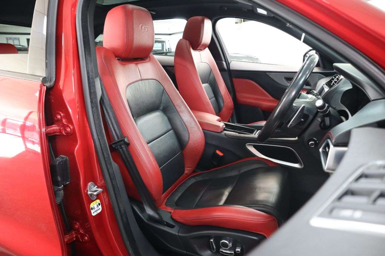 2017 JAGUAR F-PACE 2017 JAGUAR F-PACE