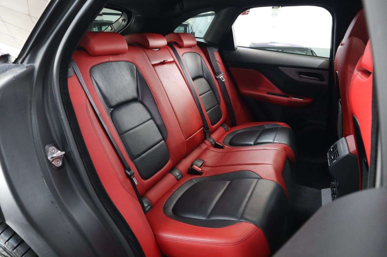 2017 JAGUAR F-PACE 2017 JAGUAR F-PACE