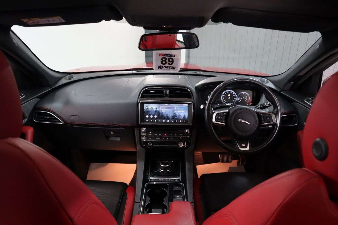 2017 JAGUAR F-PACE 2017 JAGUAR F-PACE