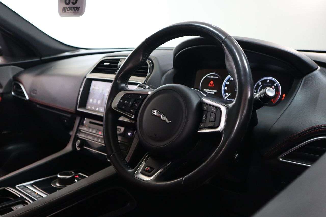 2017 JAGUAR F-PACE 2017 JAGUAR F-PACE