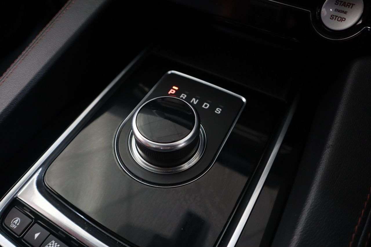 2017 JAGUAR F-PACE 2017 JAGUAR F-PACE