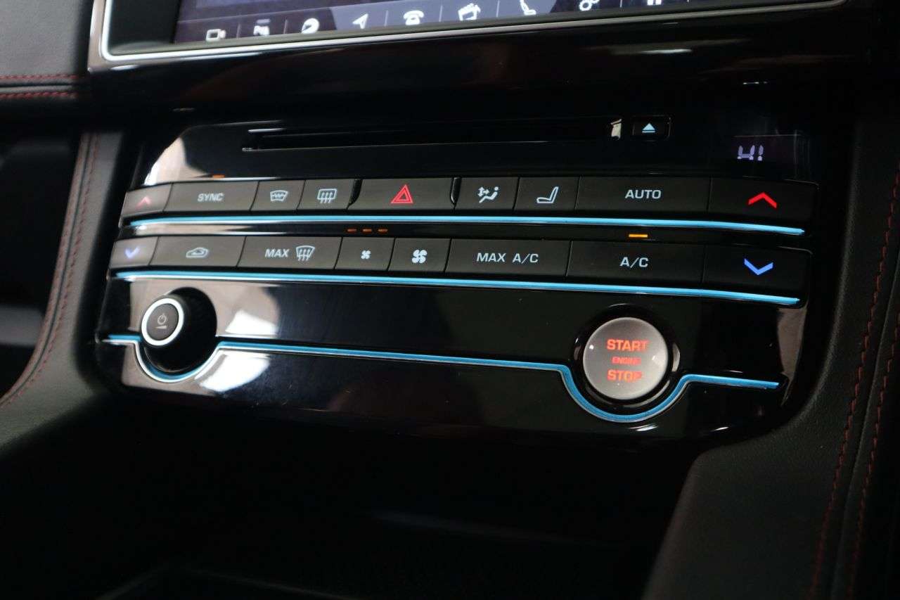 2017 JAGUAR F-PACE 2017 JAGUAR F-PACE