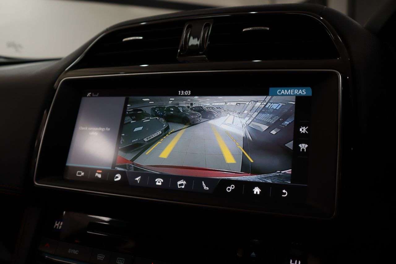 2017 JAGUAR F-PACE 2017 JAGUAR F-PACE