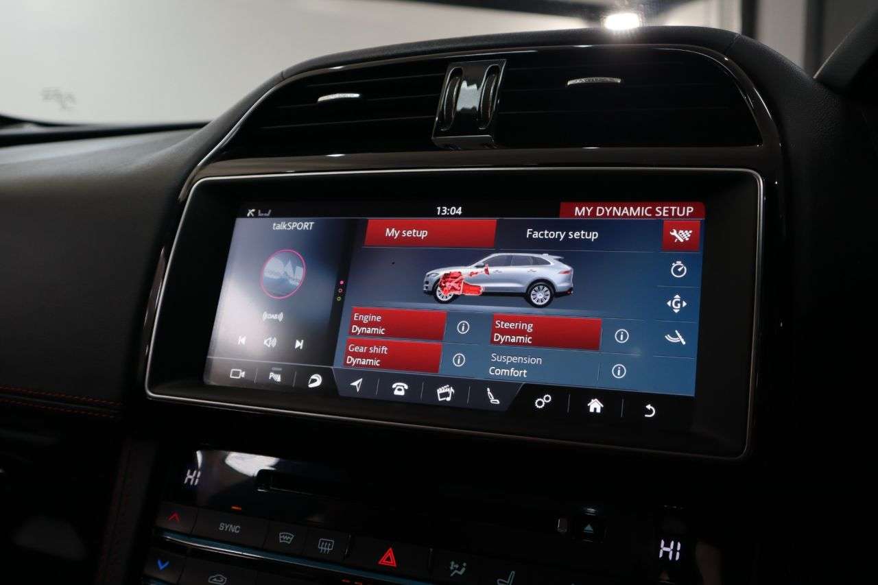 2017 JAGUAR F-PACE 2017 JAGUAR F-PACE