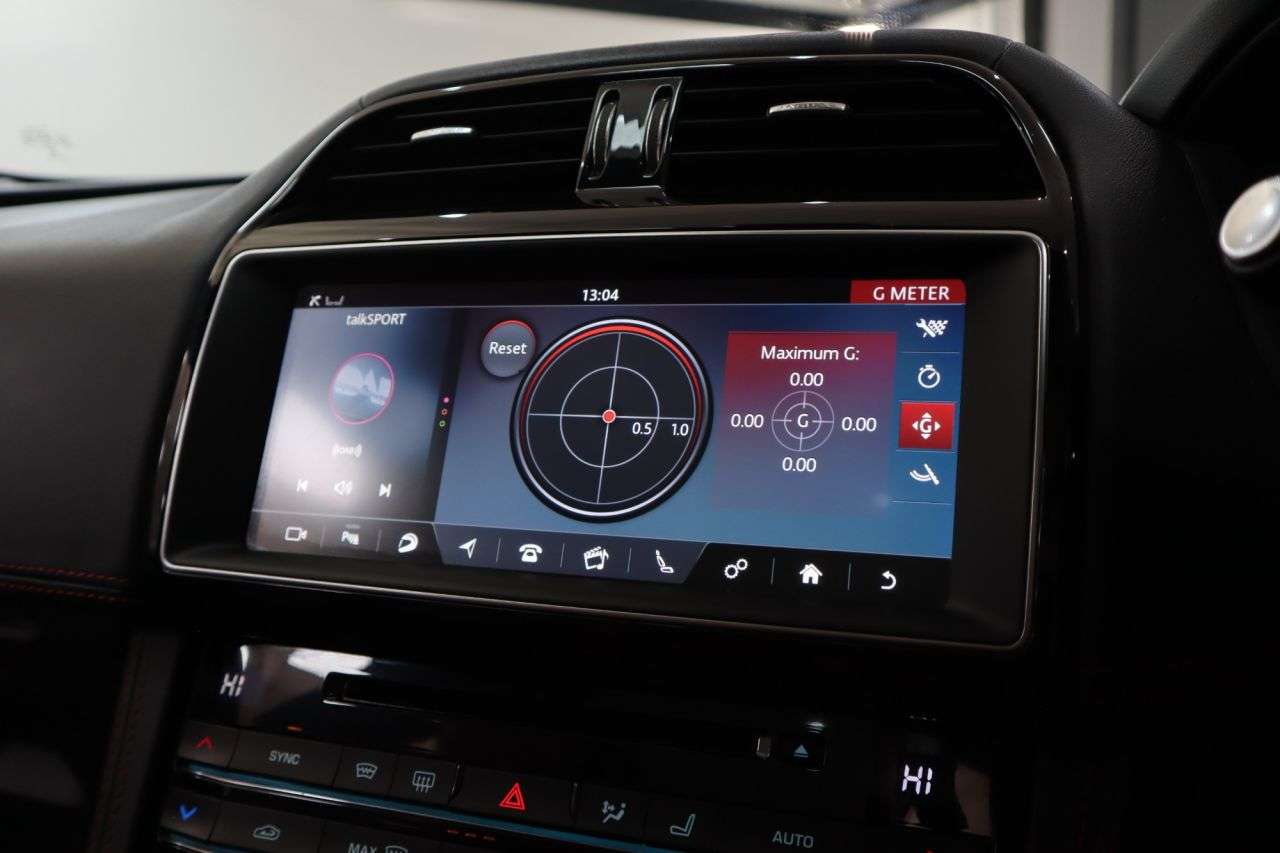 2017 JAGUAR F-PACE 2017 JAGUAR F-PACE