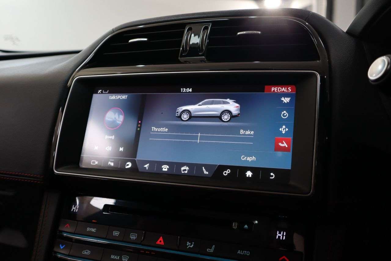 2017 JAGUAR F-PACE 2017 JAGUAR F-PACE