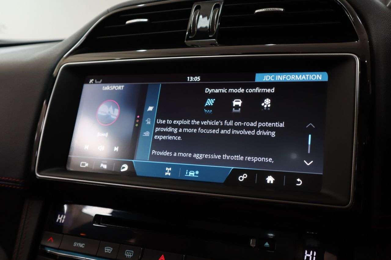 2017 JAGUAR F-PACE 2017 JAGUAR F-PACE