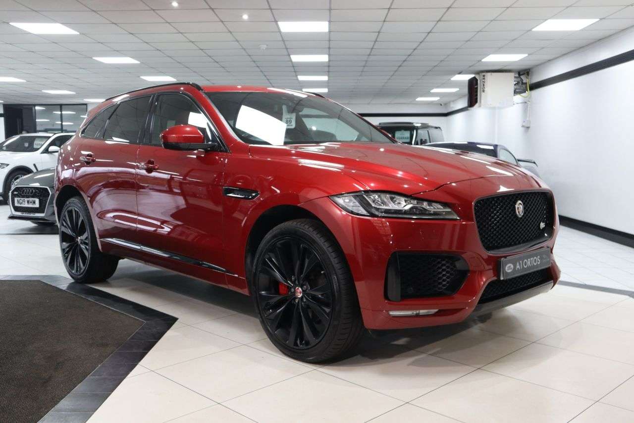 A 2017 JAGUAR F-PACE 3.0 D300 V6 S SUV 5dr Diesel Auto AWD Euro 6 (s/s) (300 ps) STUNNING PX EXA A 2017 JAGUAR F-PACE 3.0 D300 V6 S SUV 5dr Diesel Auto AWD Euro 6 (s/s) (300 ps) STUNNING PX EXA