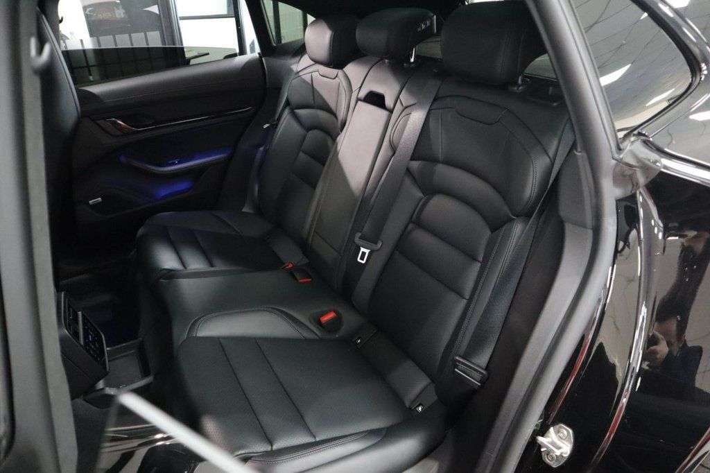 2023 PORSCHE TAYCAN 2023 PORSCHE TAYCAN