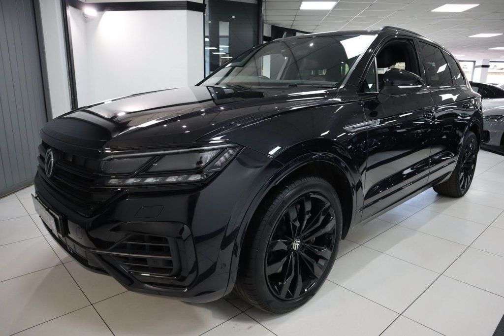 A 2020 VOLKSWAGEN TOUAREG 3.0 TSI V6 Black Edition SUV 5dr Petrol Tiptronic 4Motion Euro 6 (s/s) (340 A 2020 VOLKSWAGEN TOUAREG 3.0 TSI V6 Black Edition SUV 5dr Petrol Tiptronic 4Motion Euro 6 (s/s) (340
