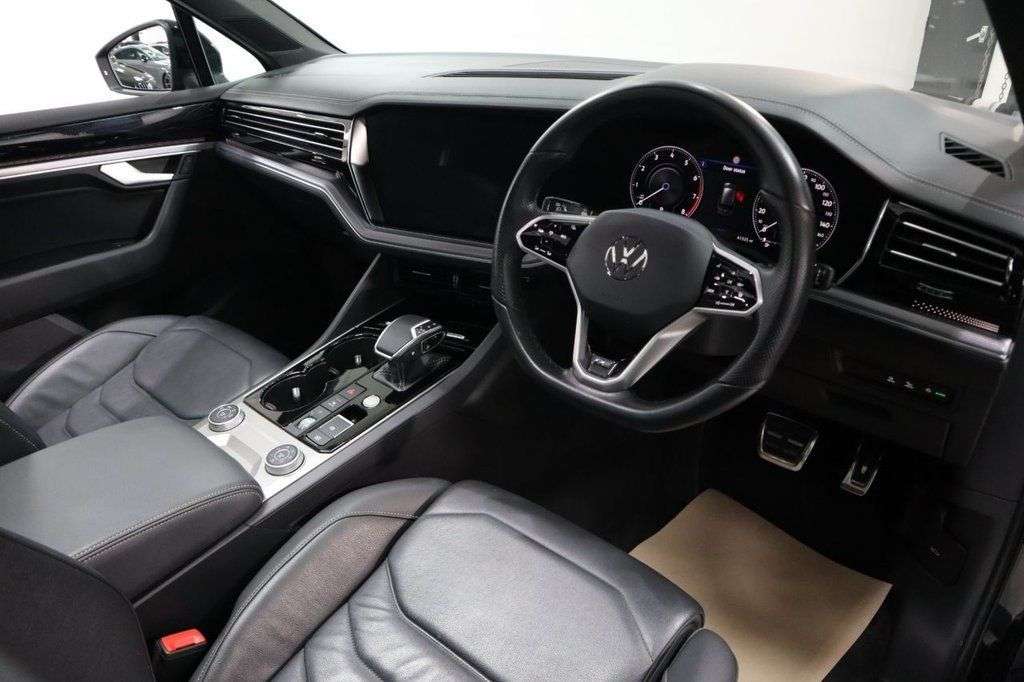 2020 VOLKSWAGEN TOUAREG 2020 VOLKSWAGEN TOUAREG