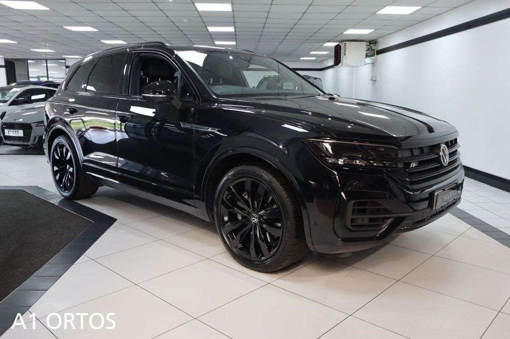 A 2020 VOLKSWAGEN TOUAREG 3.0 TSI V6 Black Edition SUV 5dr Petrol Tiptronic 4Motion Euro 6 (s/s) (340 A 2020 VOLKSWAGEN TOUAREG 3.0 TSI V6 Black Edition SUV 5dr Petrol Tiptronic 4Motion Euro 6 (s/s) (340