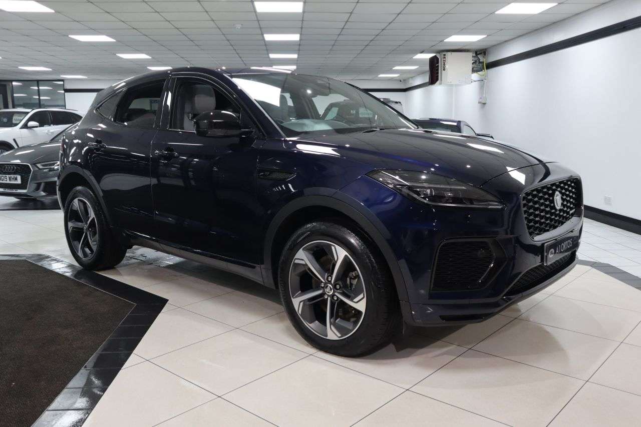 A 2023 JAGUAR E-PACE 2.0 D204 MHEV R-Dynamic SE Black SUV 5dr Diesel Auto AWD Euro 6 (s/s) (204 A 2023 JAGUAR E-PACE 2.0 D204 MHEV R-Dynamic SE Black SUV 5dr Diesel Auto AWD Euro 6 (s/s) (204