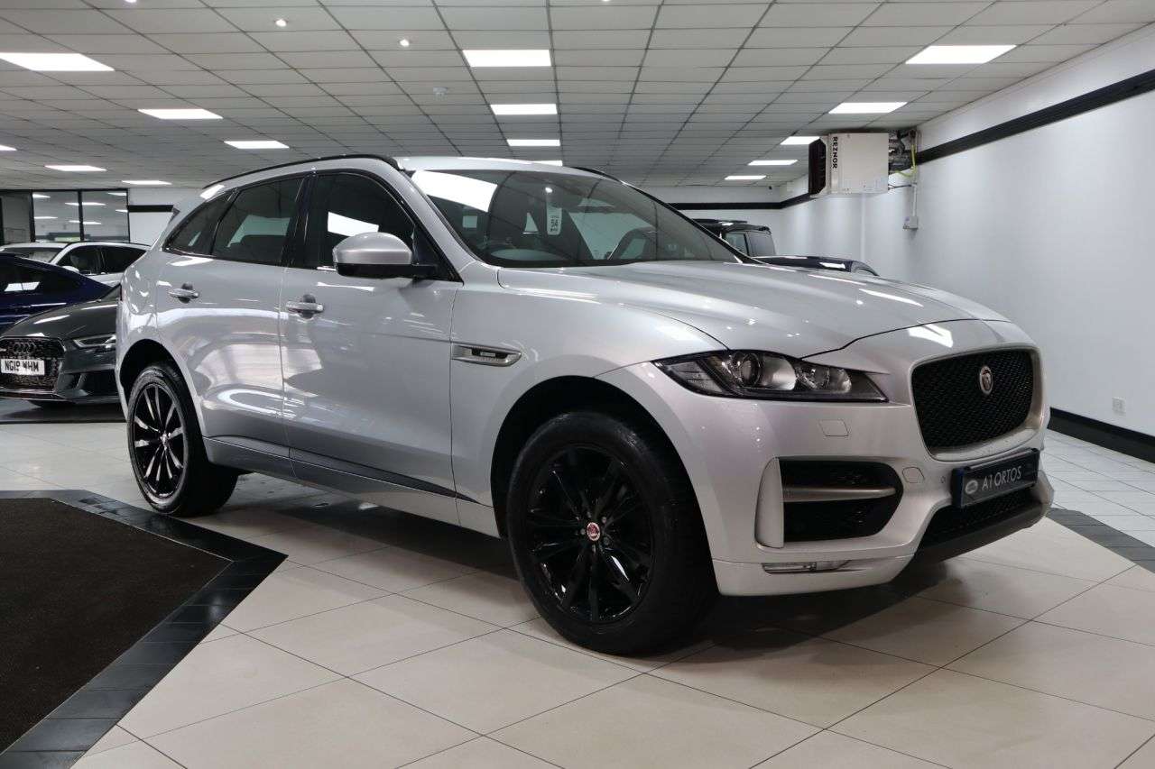 A 2016 JAGUAR F-PACE 2.0 D180 R-Sport SUV 5dr Diesel Auto AWD Euro 6 (s/s) (180 ps) 1 FORMER PX A 2016 JAGUAR F-PACE 2.0 D180 R-Sport SUV 5dr Diesel Auto AWD Euro 6 (s/s) (180 ps) 1 FORMER PX