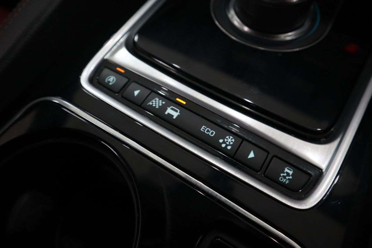 2016 JAGUAR F-PACE 2016 JAGUAR F-PACE