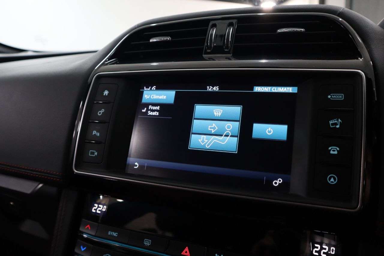 2016 JAGUAR F-PACE 2016 JAGUAR F-PACE