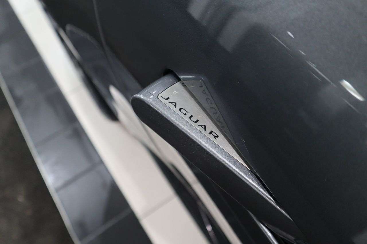 2018 JAGUAR F-TYPE 2018 JAGUAR F-TYPE