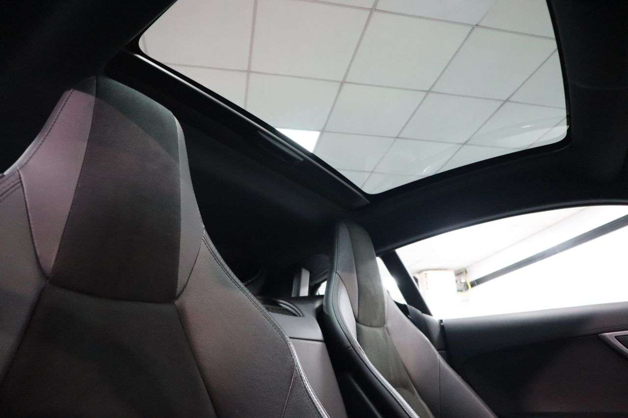 A 2018 JAGUAR F-TYPE 3.0 V6 GPF R-Dynamic Coupe 2dr Petrol Auto Euro 6 (s/s) (340 ps) FULL JAGUA A 2018 JAGUAR F-TYPE 3.0 V6 GPF R-Dynamic Coupe 2dr Petrol Auto Euro 6 (s/s) (340 ps) FULL JAGUA