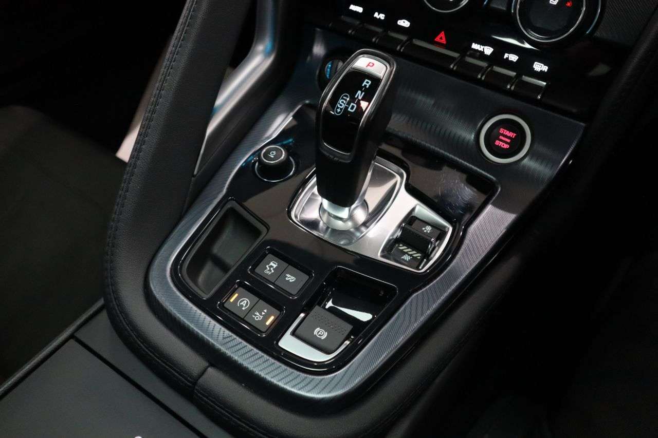 2018 JAGUAR F-TYPE 2018 JAGUAR F-TYPE