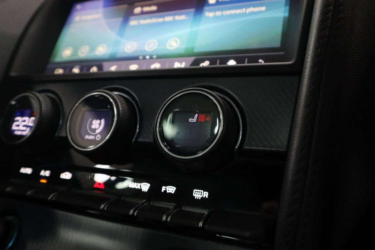 2018 JAGUAR F-TYPE 2018 JAGUAR F-TYPE