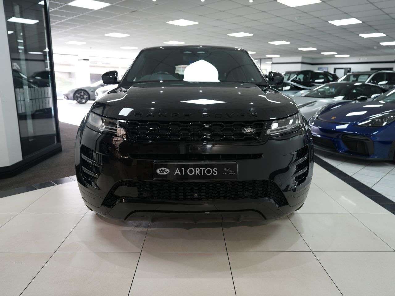 A 2020 LAND ROVER RANGE ROVER EVOQUE 2.0 D200 MHEV R-Dynamic SE SUV 5dr Diesel Auto 4WD Euro 6 (s/s) (204 ps) AB A 2020 LAND ROVER RANGE ROVER EVOQUE 2.0 D200 MHEV R-Dynamic SE SUV 5dr Diesel Auto 4WD Euro 6 (s/s) (204 ps) AB