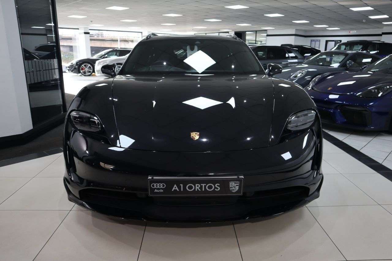 A 2021 PORSCHE TAYCAN Performance Plus 93.4kWh 4S Cross Turismo 5dr Electric Auto 4WD (11kW Charg A 2021 PORSCHE TAYCAN Performance Plus 93.4kWh 4S Cross Turismo 5dr Electric Auto 4WD (11kW Charg