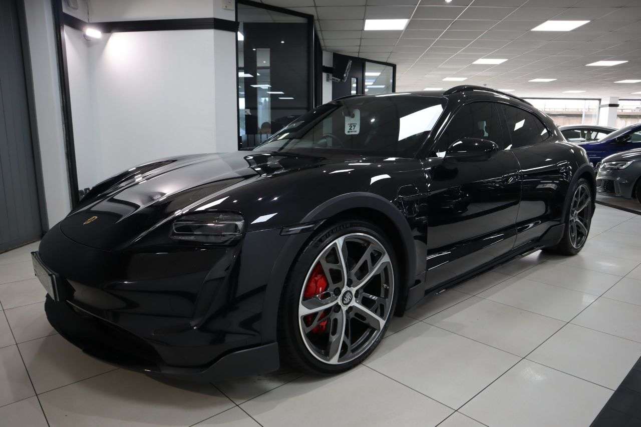 A 2021 PORSCHE TAYCAN Performance Plus 93.4kWh 4S Cross Turismo 5dr Electric Auto 4WD (11kW Charg A 2021 PORSCHE TAYCAN Performance Plus 93.4kWh 4S Cross Turismo 5dr Electric Auto 4WD (11kW Charg