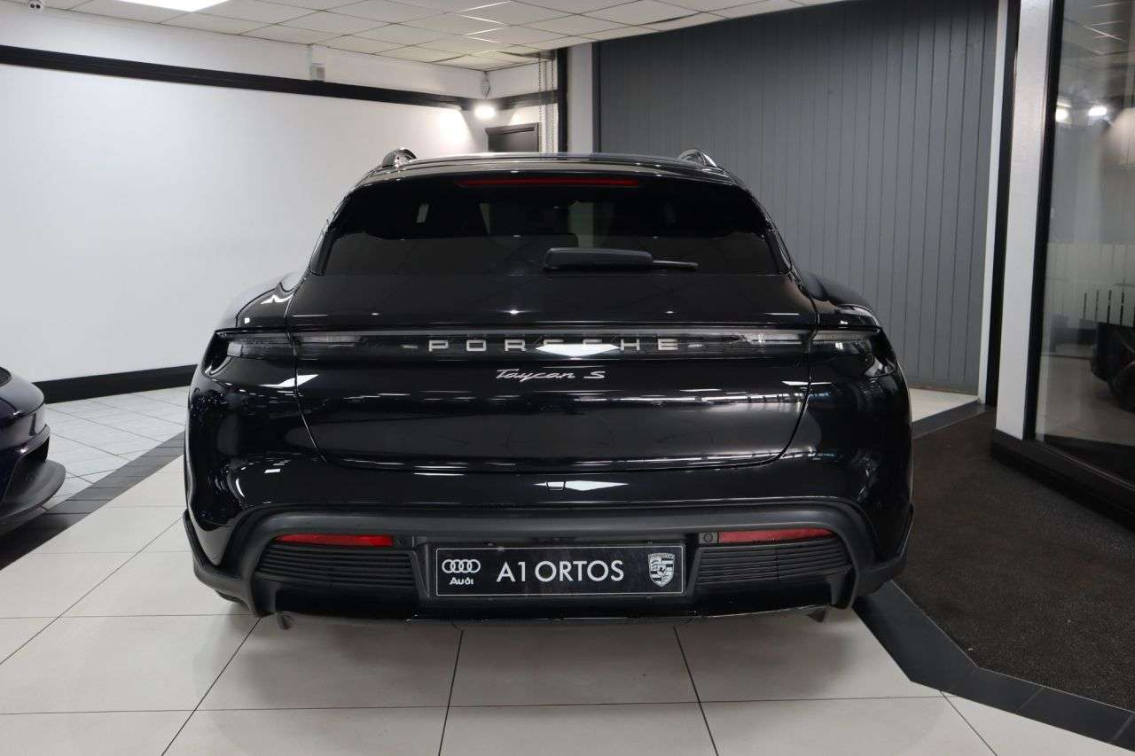 2021 PORSCHE TAYCAN 2021 PORSCHE TAYCAN