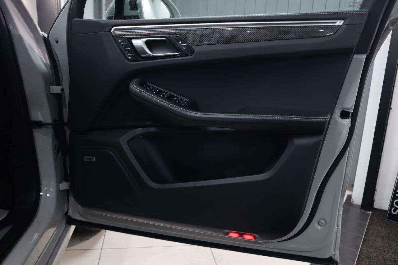 2022 PORSCHE MACAN 2022 PORSCHE MACAN