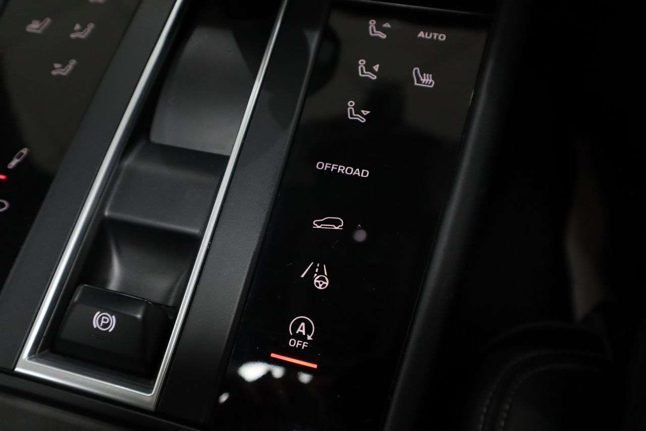 2022 PORSCHE MACAN 2022 PORSCHE MACAN