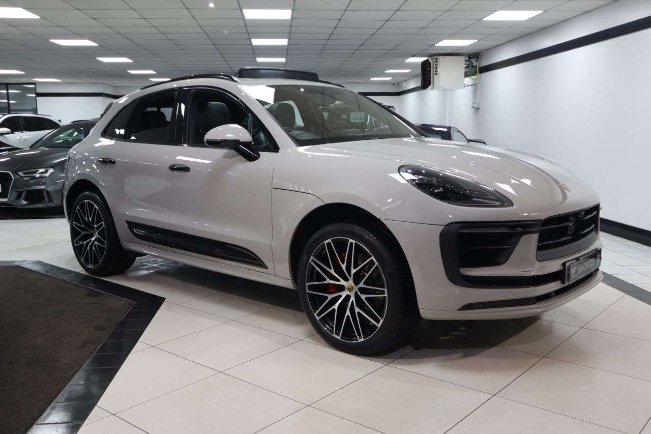 A 2022 PORSCHE MACAN 2.9T V6 S SUV 5dr Petrol PDK 4WD Euro 6 (s/s) (380 ps) OVER £21K IN EXTRAS A 2022 PORSCHE MACAN 2.9T V6 S SUV 5dr Petrol PDK 4WD Euro 6 (s/s) (380 ps) OVER £21K IN EXTRAS