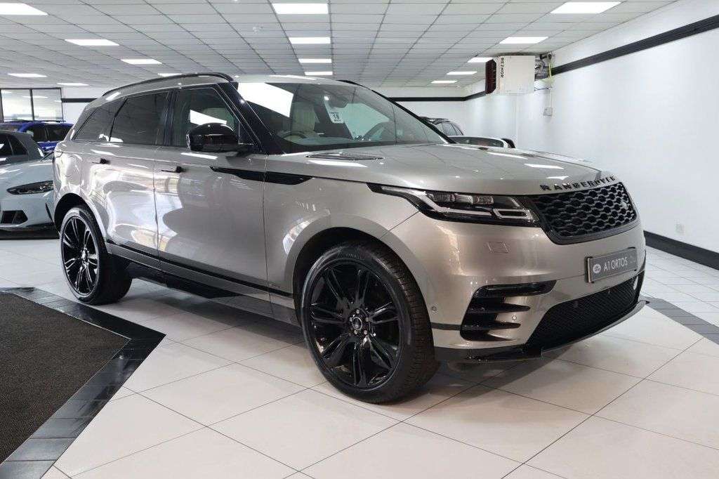 A 2019 LAND ROVER RANGE ROVER VELAR 2.0 D240 R-Dynamic HSE SUV 5dr Diesel Auto 4WD Euro 6 (s/s) (240 ps) FULL S A 2019 LAND ROVER RANGE ROVER VELAR 2.0 D240 R-Dynamic HSE SUV 5dr Diesel Auto 4WD Euro 6 (s/s) (240 ps) FULL S