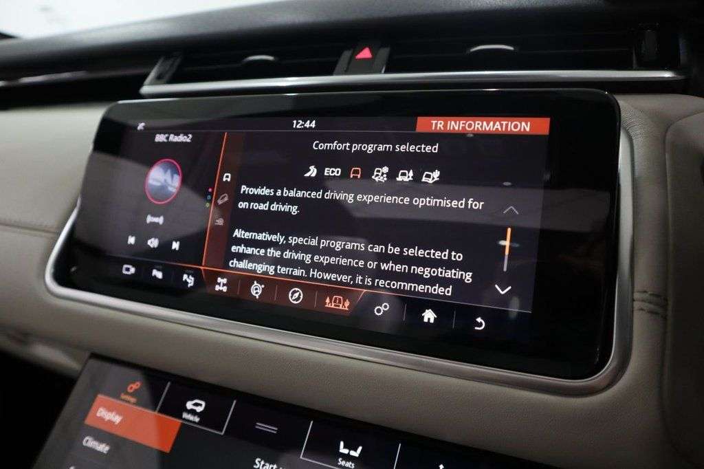 2019 LAND ROVER RANGE ROVER VELAR 2019 LAND ROVER RANGE ROVER VELAR