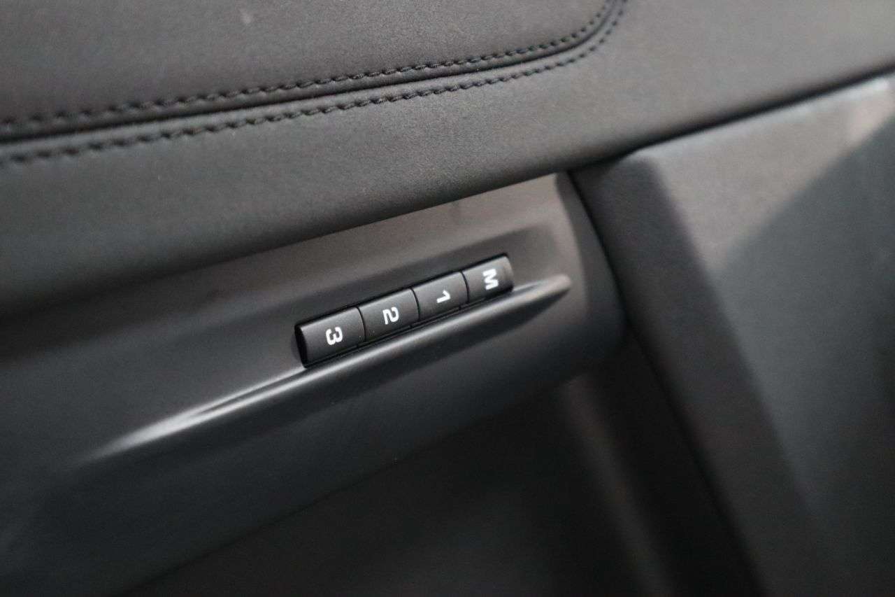 2019 LAND ROVER RANGE ROVER EVOQUE 2019 LAND ROVER RANGE ROVER EVOQUE