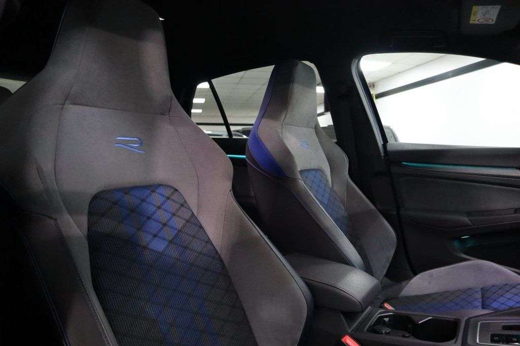 A 2022 VOLKSWAGEN GOLF 2.0 TSI R Hatchback 5dr Petrol DSG 4Motion Euro 6 (s/s) (320 ps) 1 OWNER FR A 2022 VOLKSWAGEN GOLF 2.0 TSI R Hatchback 5dr Petrol DSG 4Motion Euro 6 (s/s) (320 ps) 1 OWNER FR